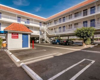 Motel 6 Monterey Park. Ca - Monterey Park - Edificio
