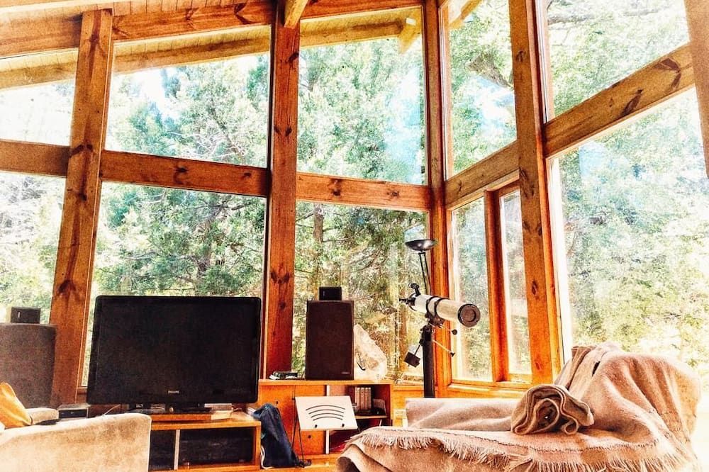 Private room on cabin, near water stream and river - סאן מרטין דה לוס אנדס - מסעדה