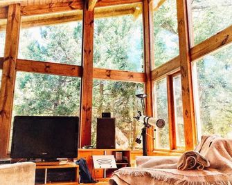 Private room on cabin, near water stream and river - סאן מרטין דה לוס אנדס - מסעדה