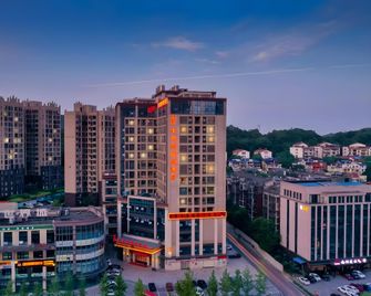 Vienna International Hotel Changsha Lukou Leifeng Avenue - Changsha - Building