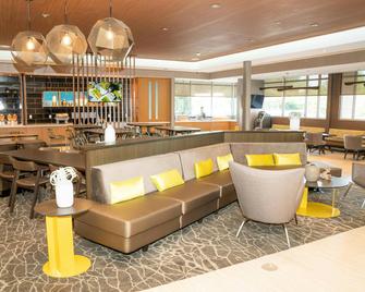 SpringHill Suites by Marriott Woodbridge - Woodbridge - Bar