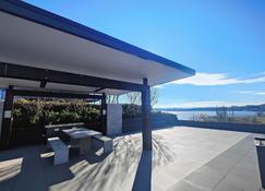 Lakeside apartment, walking distance to foreshore - Kingston - Patio