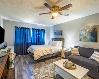 Private Studio in Carmichael w/Netflix, Disney+ - Carmichael - Bedroom