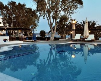 Lagada Beach Hotel - Adamantas - Pool