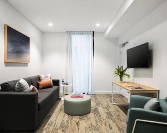 Wheelchair Accessible 1 Bedroom Apartment at Miller Street, North Sydney - North Sydney - Living room