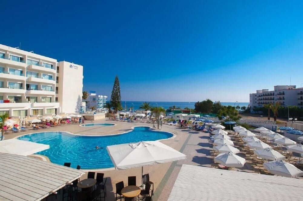 Odessa Beach Hotel - Protaras - בריכה