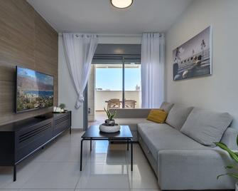 Melony Apartment - Eilat - Living room