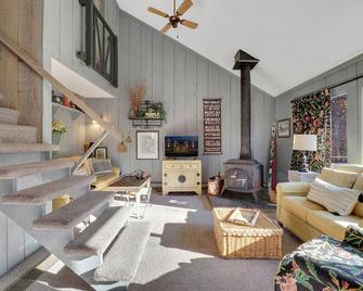The Perfect Escape - Boyne City - Sala de estar