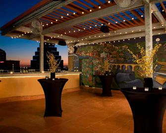 كورتيارد باي ماريوت أوستن داونتاون/كونفينشن سنتر - أوستن - شرفة مرصوفة
