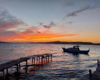 Celil Pansiyon - Ayvalık