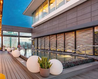 Holiday Inn Santo Domingo By IHG - Santo Domingo - Pool