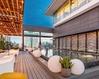 Holiday Inn Santo Domingo By IHG - סנטו דומינגו - בריכה