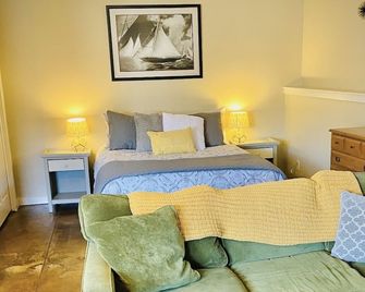 Entire Studio Apartment - Close To Town Brand New Ac - Missoula - Habitación