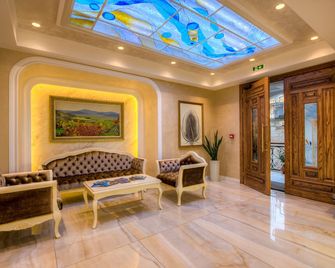 Lot Boutique Hotel - Tirana - Reception