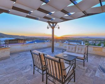 Noble Crown Stone House Cappadocia - Uchisar - Balcone