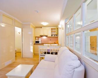 Hotel Sunceva Postelja Brela - Brela - Living room
