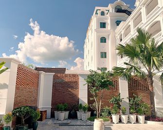 Thuan Phat Hotel - Soc Trang - Building