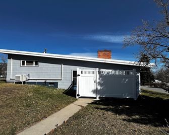 The Roj Mahal - Awesome Location, Spacious Home, Perfect for All Sizes of Groups - Helena - Building