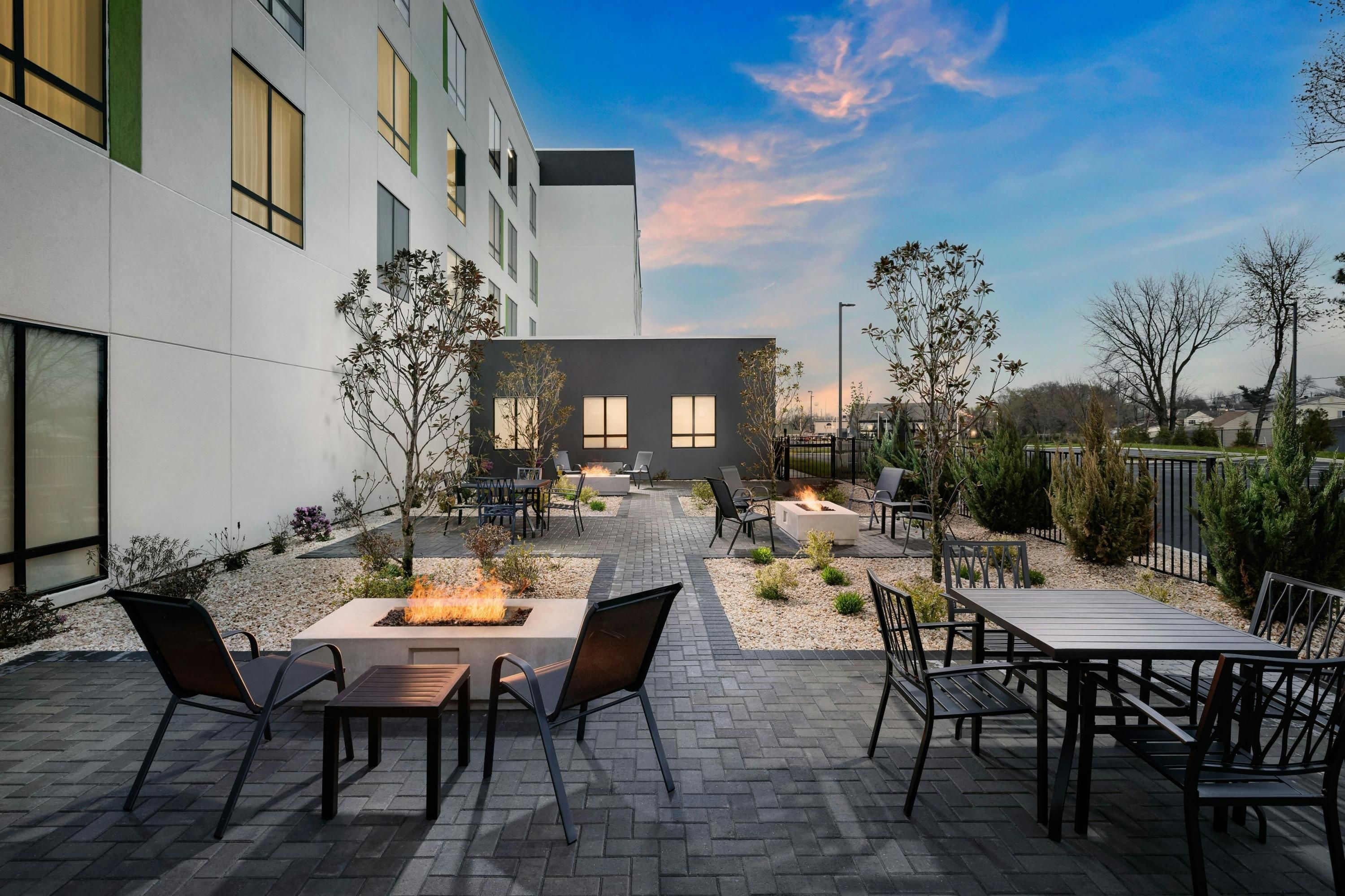 Courtyard by Marriott New Castle - New Castle - Patio