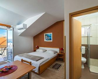 Apartments Senjo - Studio Apartment with Balcony and Sea View Apartman 2 - Cavtat - Bedroom