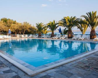 Pappas Hotel - Loutraki - Patio