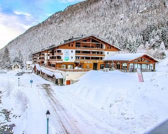 Residence Les Portes du Mont Blanc - 4 Room Apartment 8 People - Vallorcine - Edificio