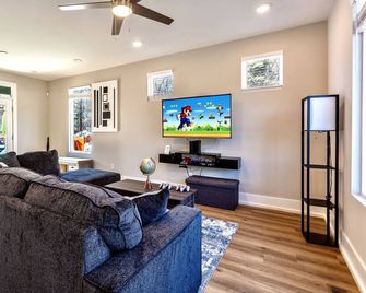 ️ Modern Durham Retreat ️ ‍️ Close - Durham - Living room