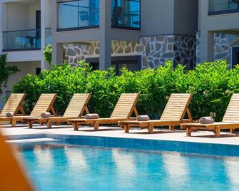 Mare Alba - Gündoğan - Piscina