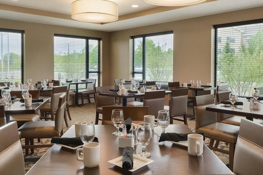 Holiday Inn Chicago - Schaumburg By IHG thumbnail 3