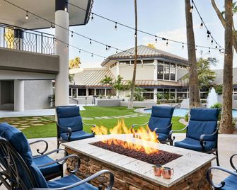 Delta Hotels by Marriott Phoenix Mesa - מסה - פטיו