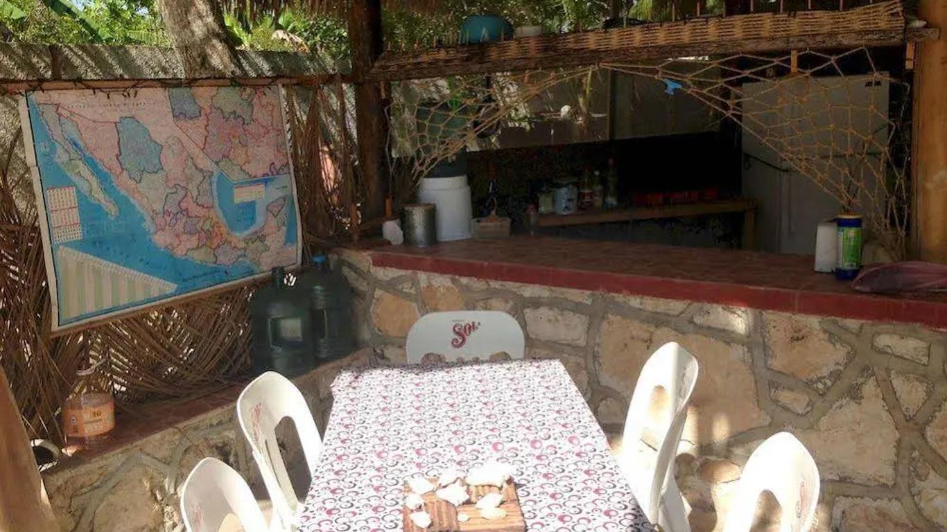 Yaxche Centro Hostal y Camping