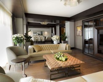 Wyndham Grand Istanbul Europe - Istanbul - Wohnzimmer