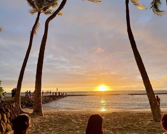 Waikiki Resort Hotel - Honolulu