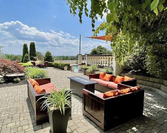 Welcome To @viewlanevilla 'Insta/Ig' Nj Mediterranean Villa With Lake Views - Glen Gardner - Patio