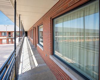 Hotel O Miami Inn & Suites Chicago Midway Airport - Oak Lawn - Balcone