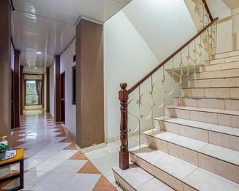 Hotel Bambu Kuning - Бандар Лампунг - Сходи