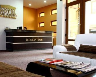 Parlament Hotel - Pristina - Recepción