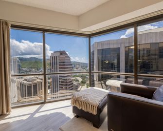 Bishop Suites at The Executive Centre - Honolulu - Balkon
