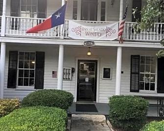 Bed & Breakfast: The Inn At Salado - Salado - Building
