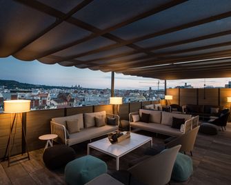 كاتالونيا رامبلاس - برشلونة - على السطح