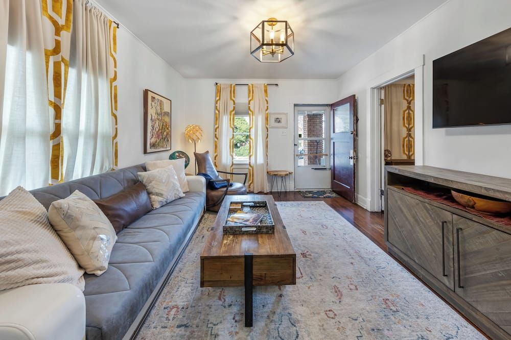 Cozy, Quiet 3BR Sugar House Hideaway by Mountains, Wi-Fi & Parking - סולט לייק סיטי - סלון