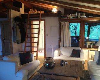 Luxury apartment in Kitzbühel, directly on the slopes, panoramic view - Oberndorf in Tirol - Вітальня