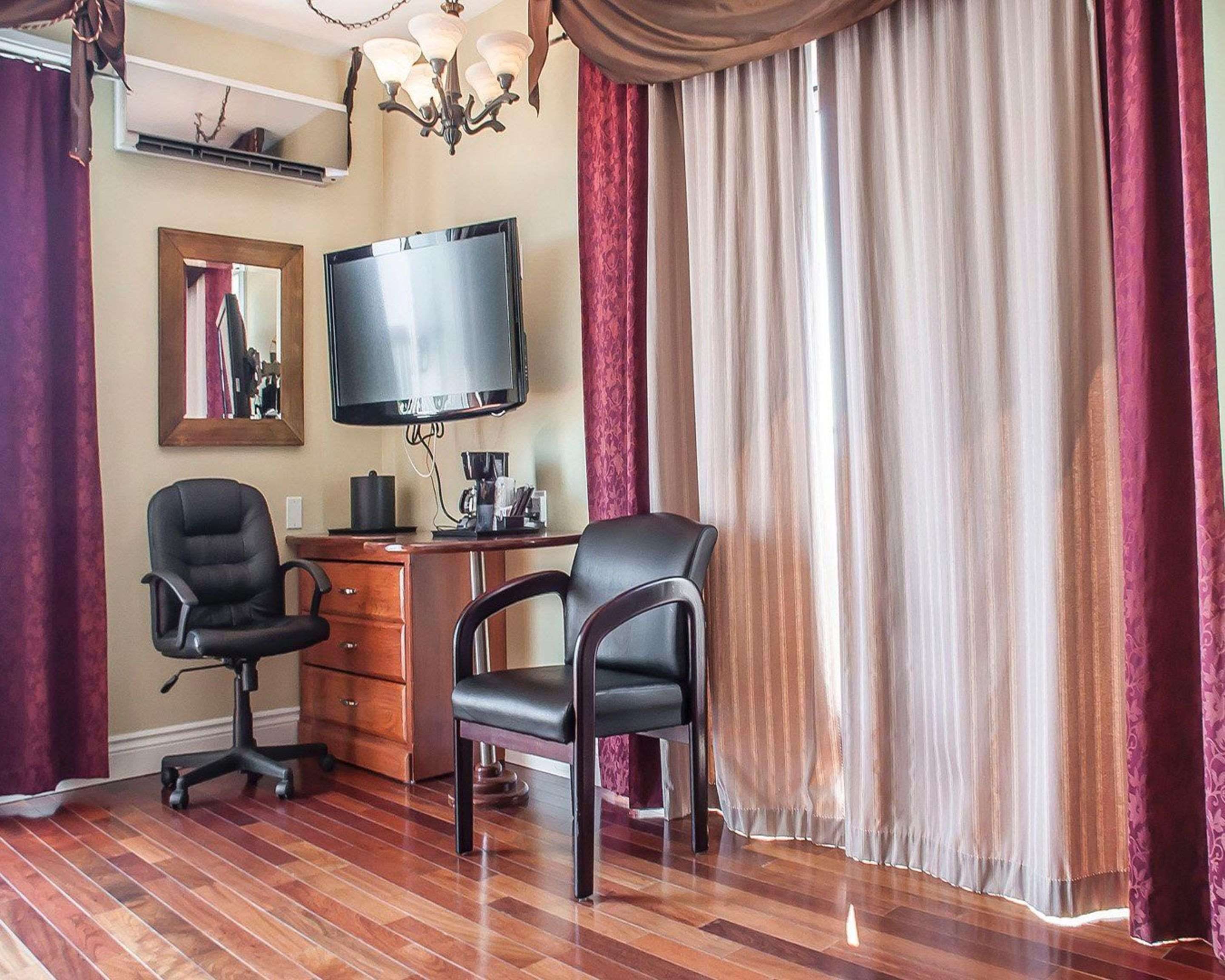 Other view of Quality Hotel Fallsview Cascade