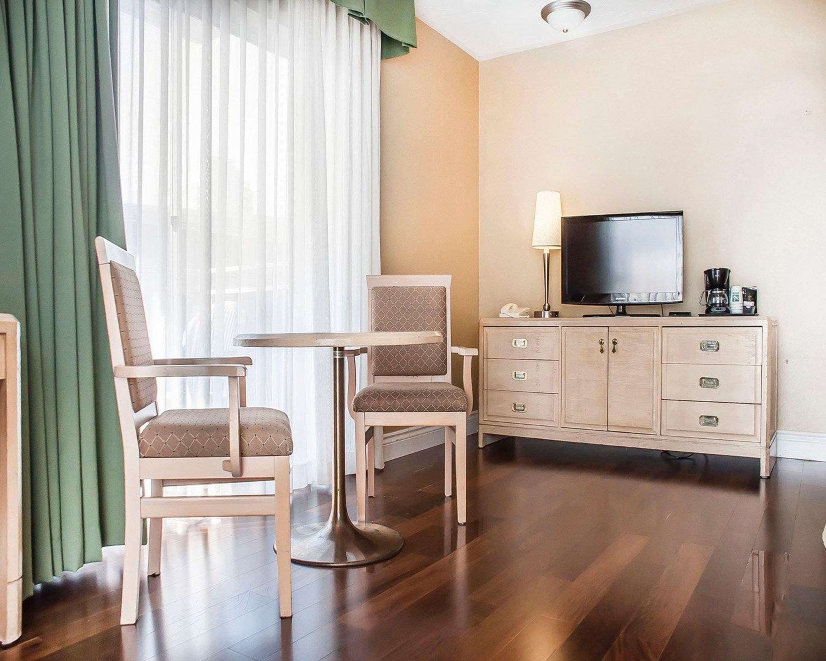 Other view of Quality Hotel Fallsview Cascade