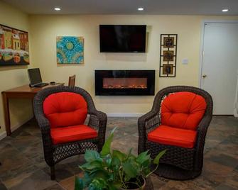 Tea Garden Lodge - South Lake Tahoe - Living room
