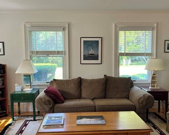 House by the Bay with Large In-ground Pool, Steps from Beach - East Marion - Living room