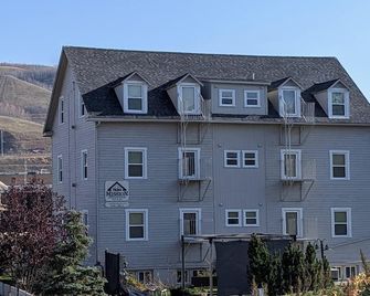 Third Mission Heritage Suites - Peace River - Building