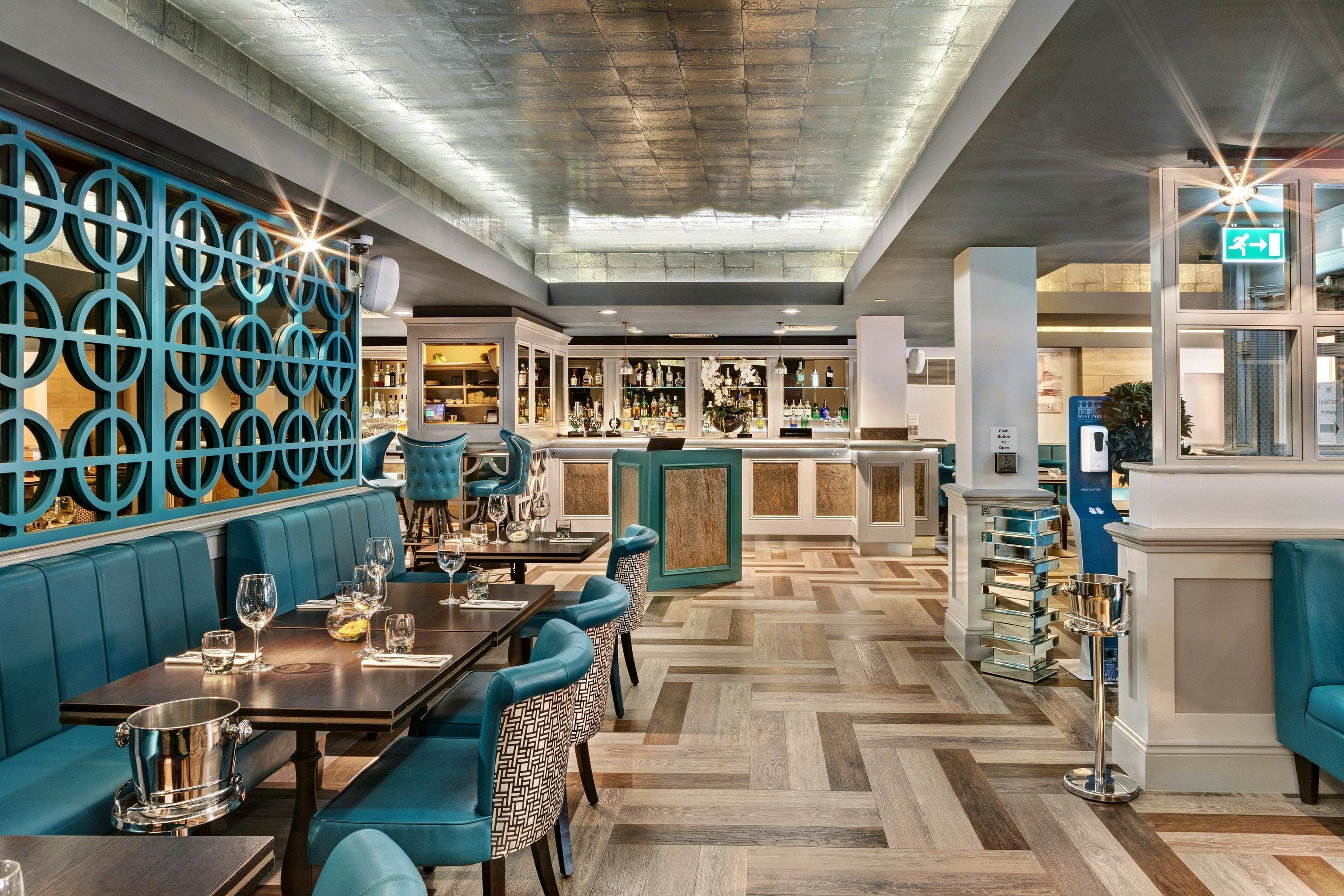 The West Park Hotel - הארוגייט - מסעדה