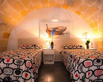 Aurelian house in the center of Polignano a Mare near Piazza Aldo Moro - Polignano a Mare - Bedroom