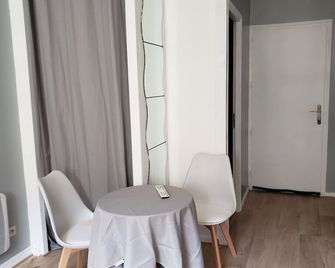 Le Moulin D'onclaire Camping et chambres d'hôtes - Coux - Comedor